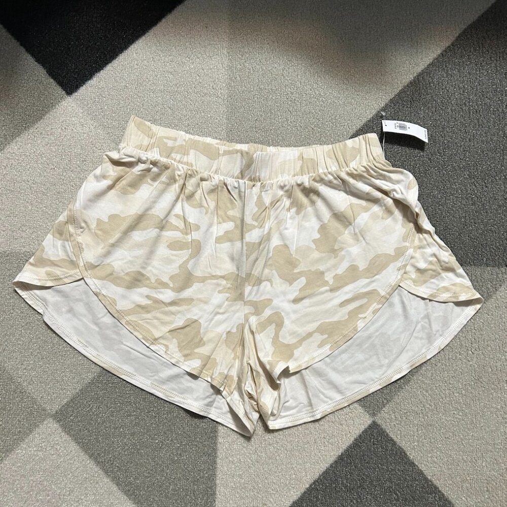 NWT Old‎ Navy Dream Petal White/Cream Camo Print Lounge Shorts Women's XS